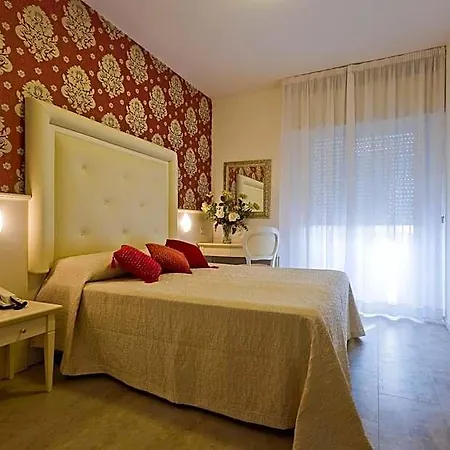Hotel Foschi-peninsula 3*